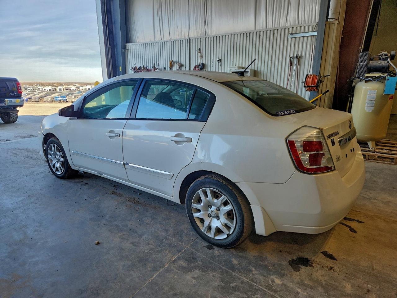 2010 NISSAN SENTRA 2.0 photo 2