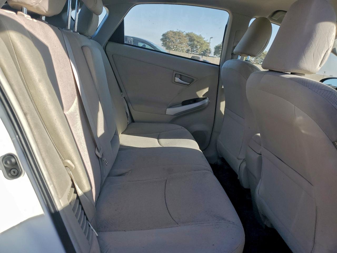 2012 TOYOTA PRIUS photo 10