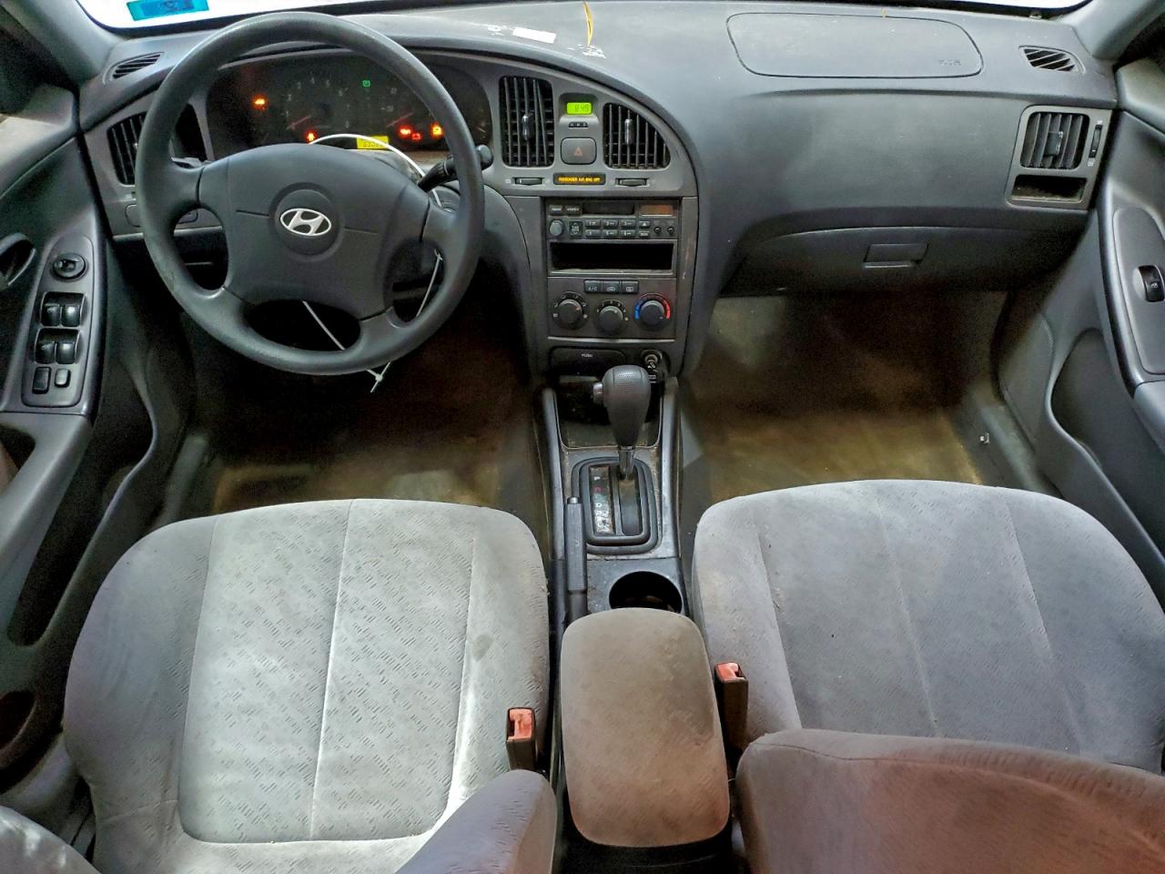 2004 HYUNDAI ELANTRA GLS photo 8