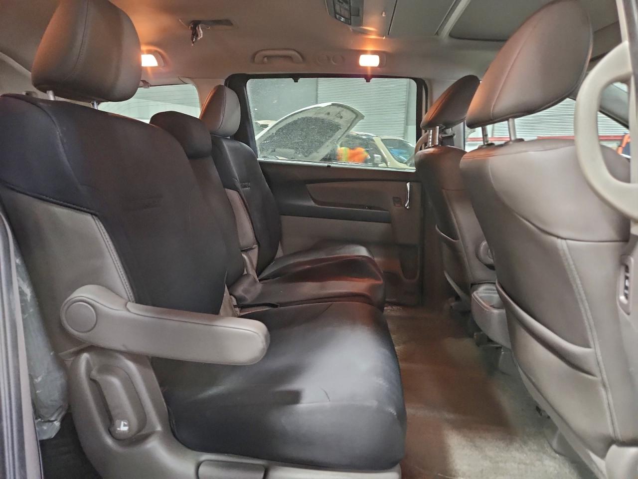 2014 HONDA ODYSSEY TOURING photo 11