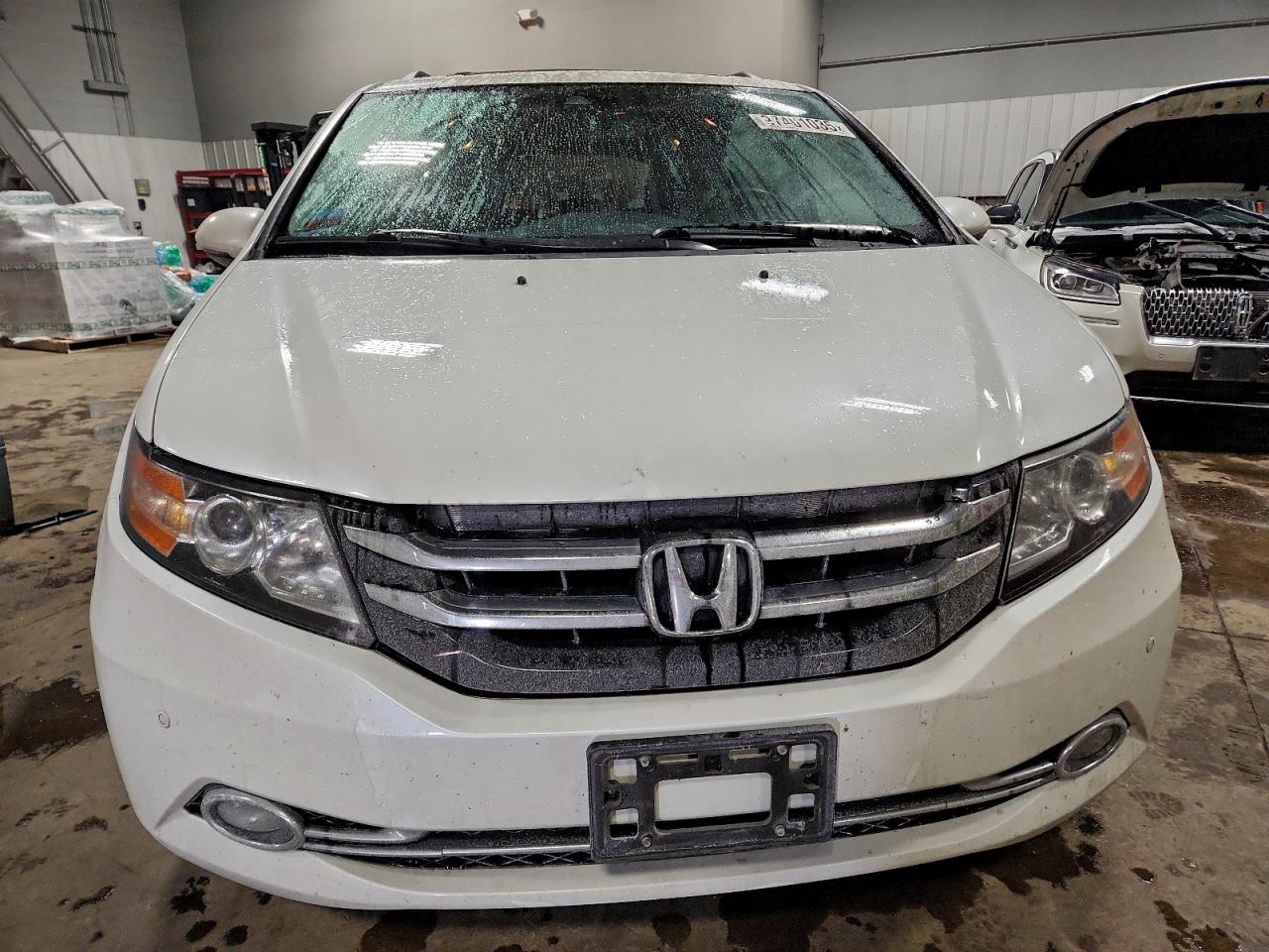 2014 HONDA ODYSSEY TOURING photo 5