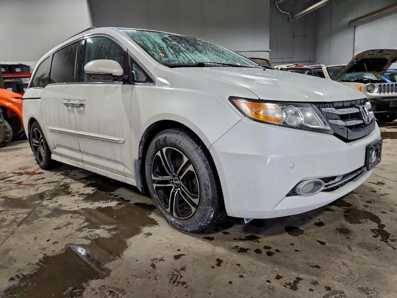 2014 HONDA ODYSSEY TOURING photo 4