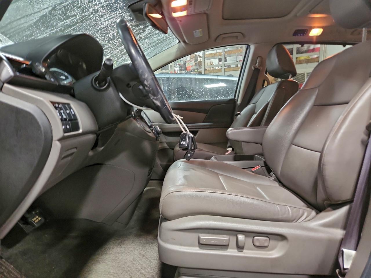 2014 HONDA ODYSSEY TOURING photo 7