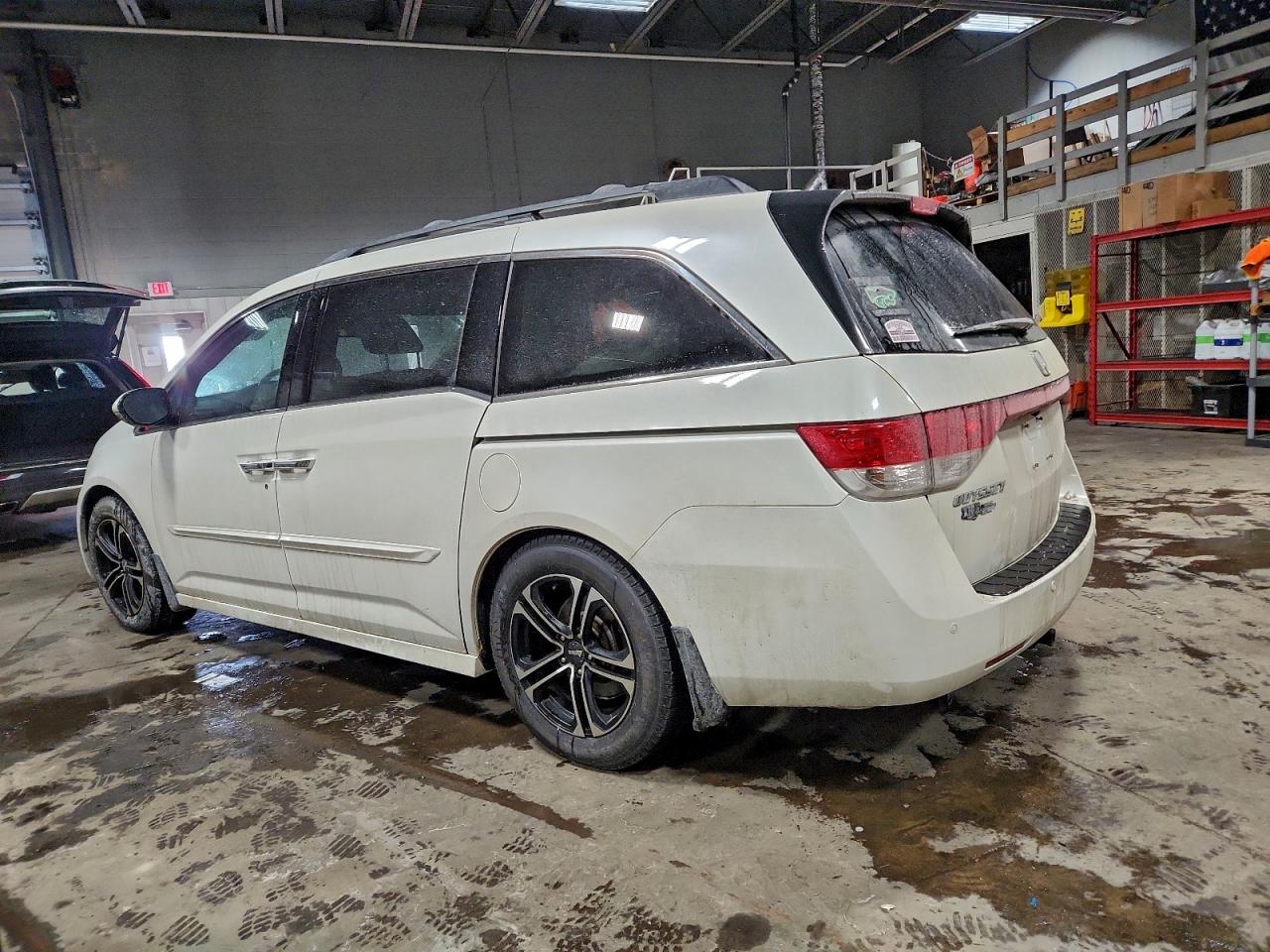 2014 HONDA ODYSSEY TOURING photo 2