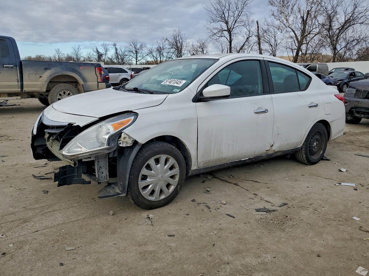 2019 NISSAN VERSA