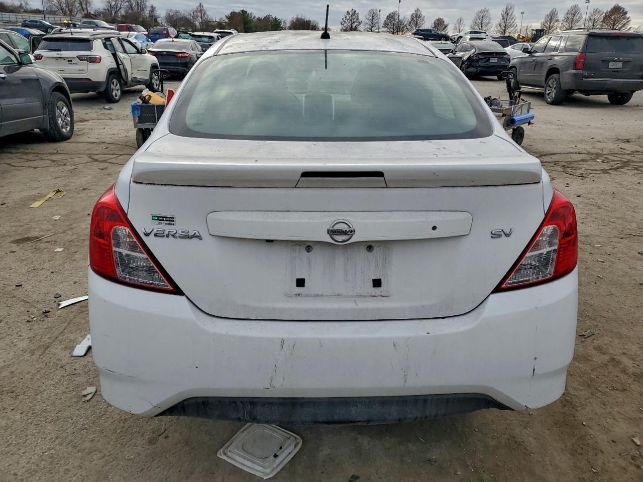 2019 NISSAN VERSA S photo 6