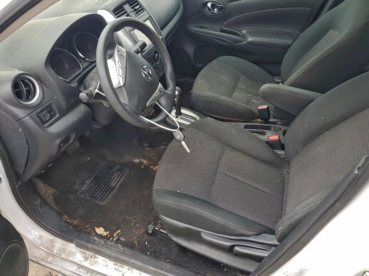 2019 NISSAN VERSA S photo 7