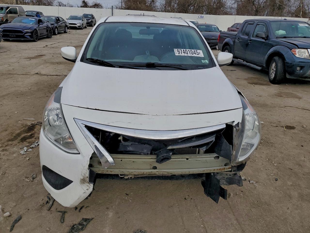 2019 NISSAN VERSA S photo 5