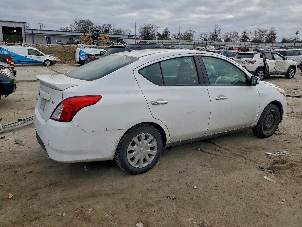 2019 NISSAN VERSA S photo 3