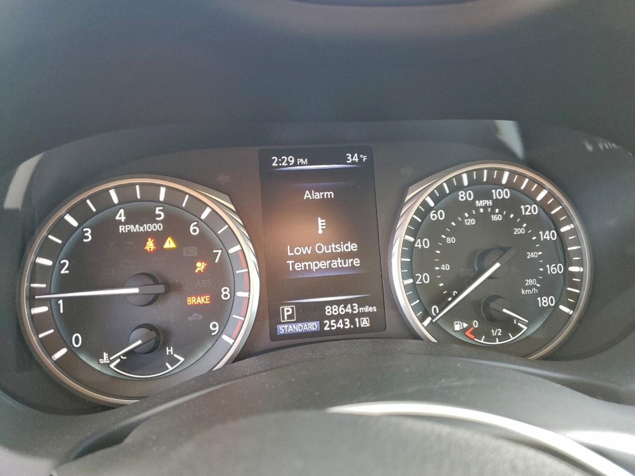 2018 INFINITI Q50 LUXE photo 9