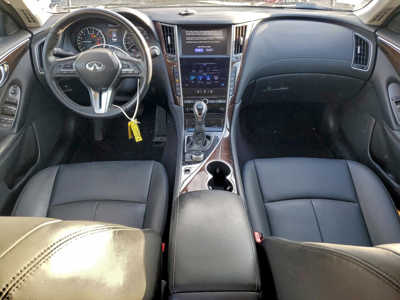 2018 INFINITI Q50 LUXE photo 8