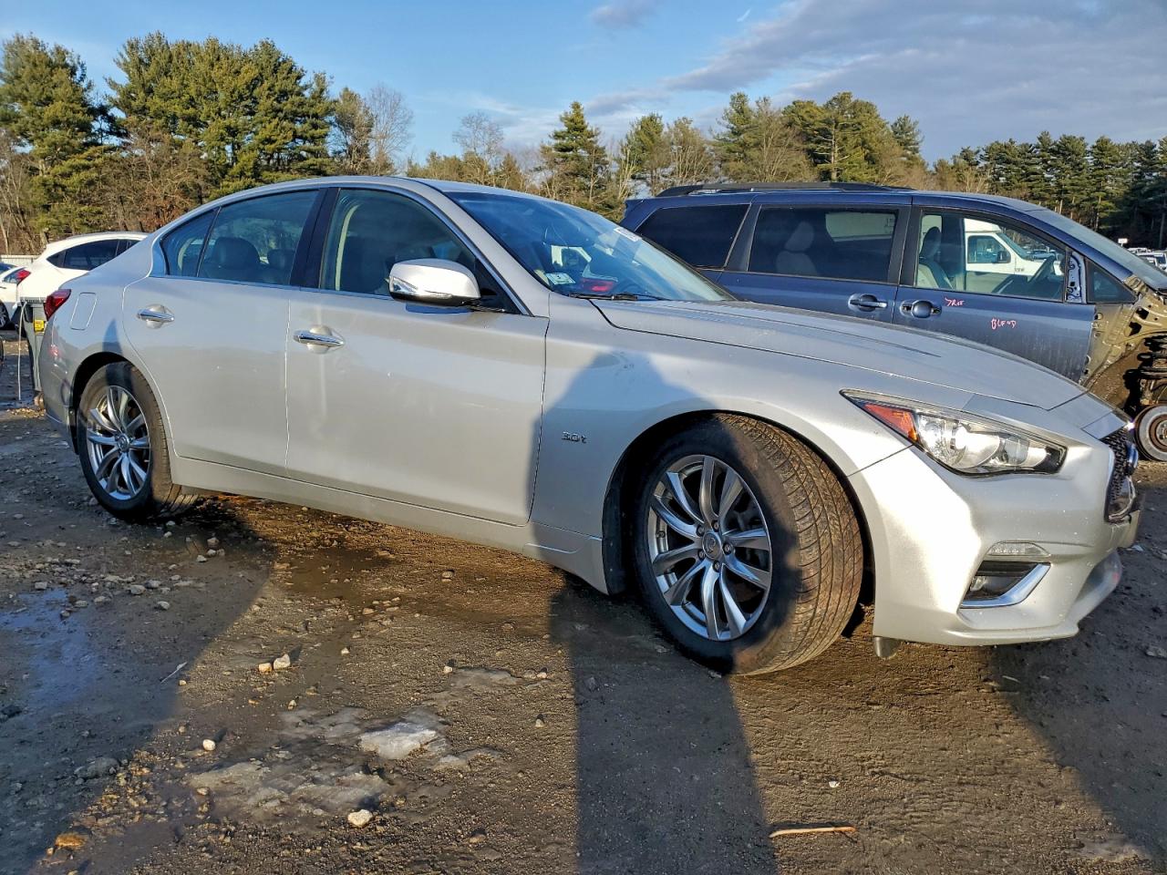 2018 INFINITI Q50 LUXE photo 4