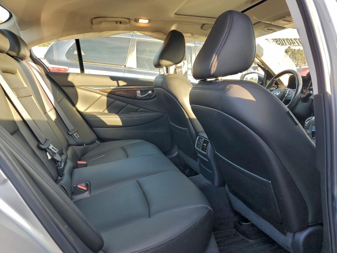2018 INFINITI Q50 LUXE photo 10