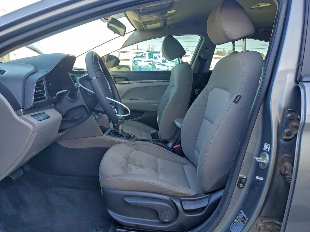 2019 HYUNDAI ELANTRA SE photo 7