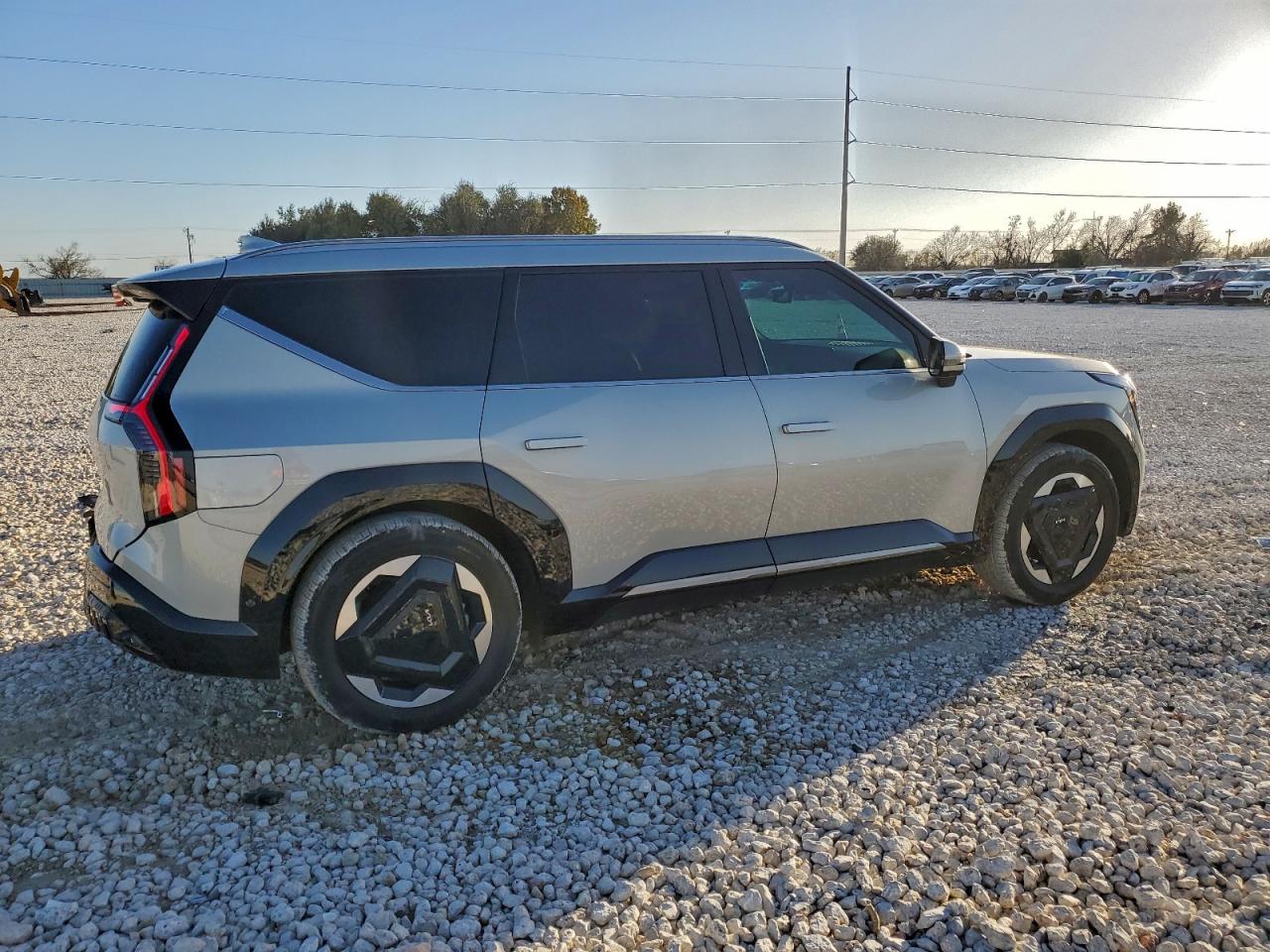 2024 KIA EV9 LAND photo 3