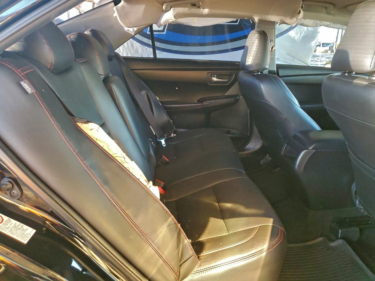 2015 TOYOTA CAMRY LE photo 10