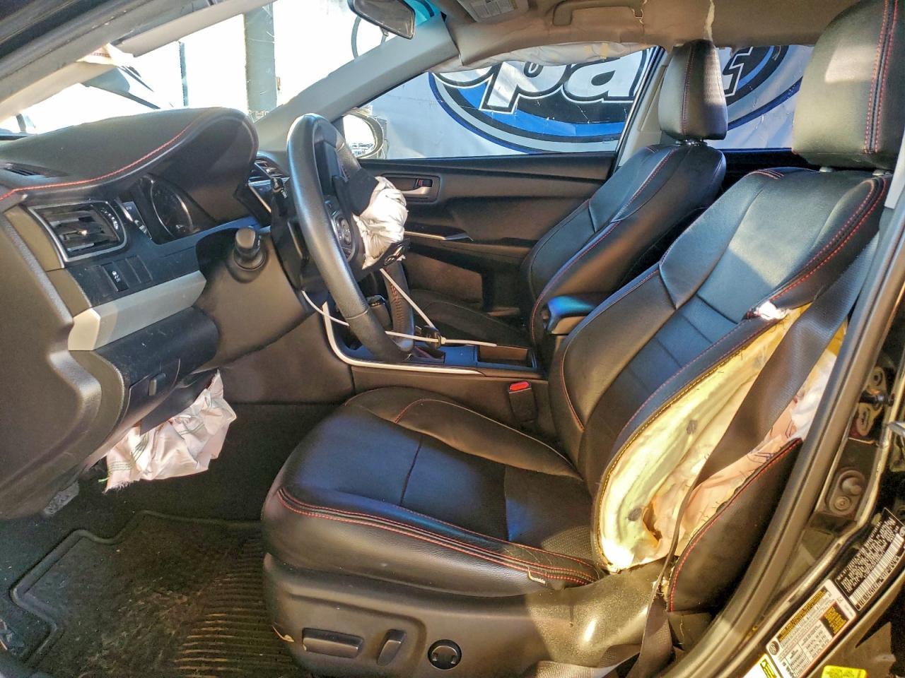 2015 TOYOTA CAMRY LE photo 7