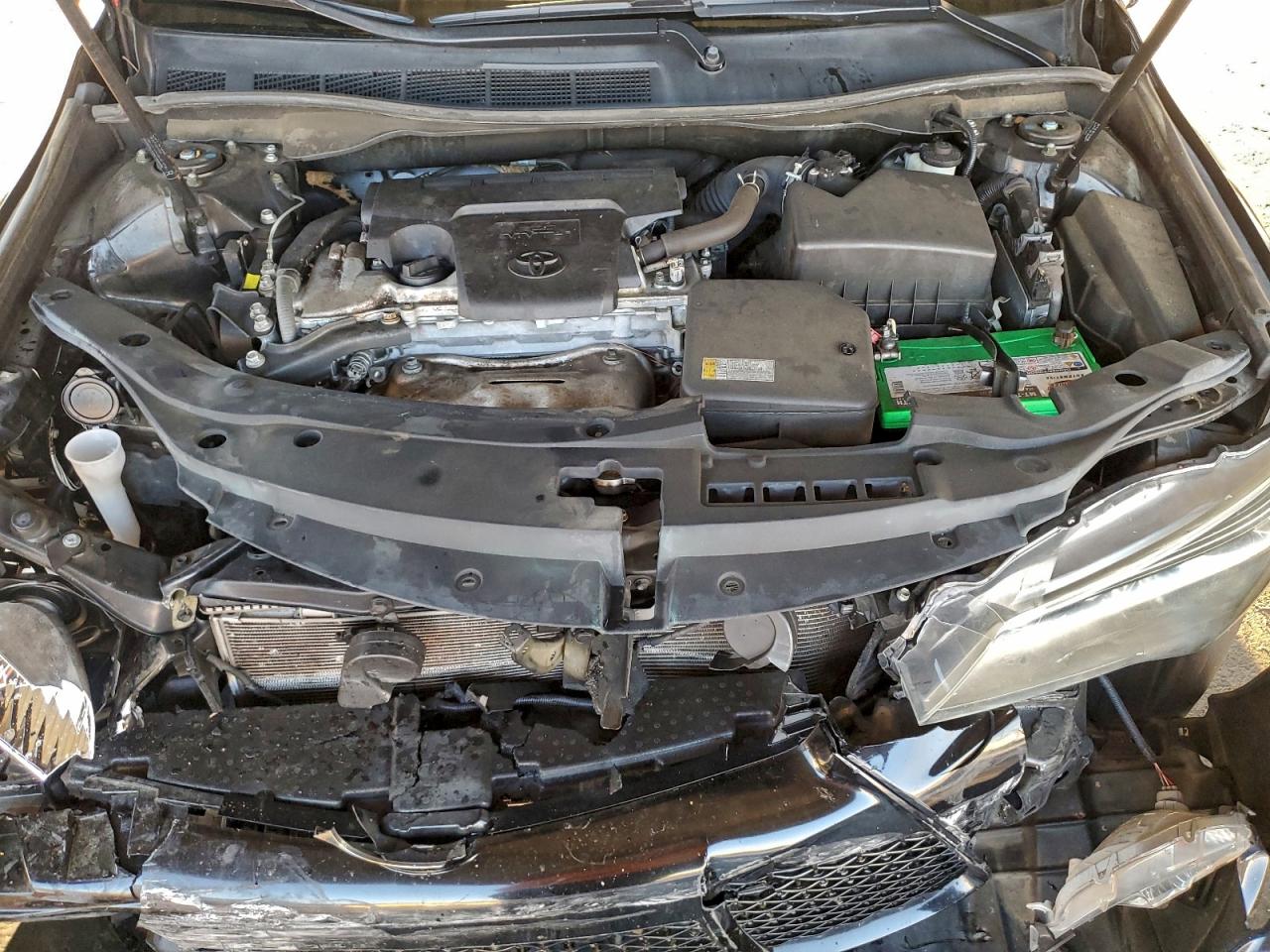 2015 TOYOTA CAMRY LE photo 11