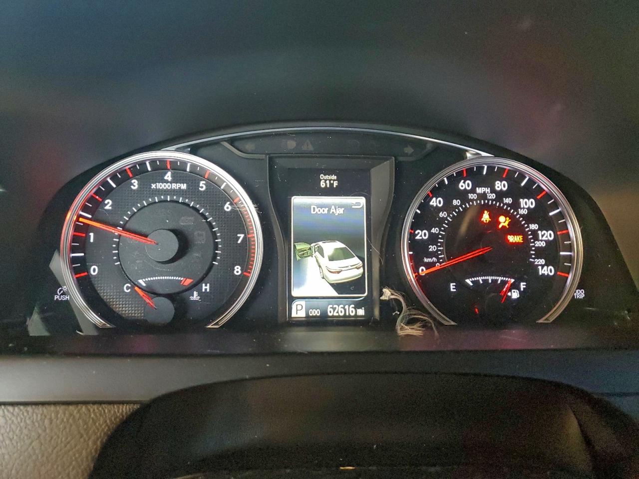 2015 TOYOTA CAMRY LE photo 9