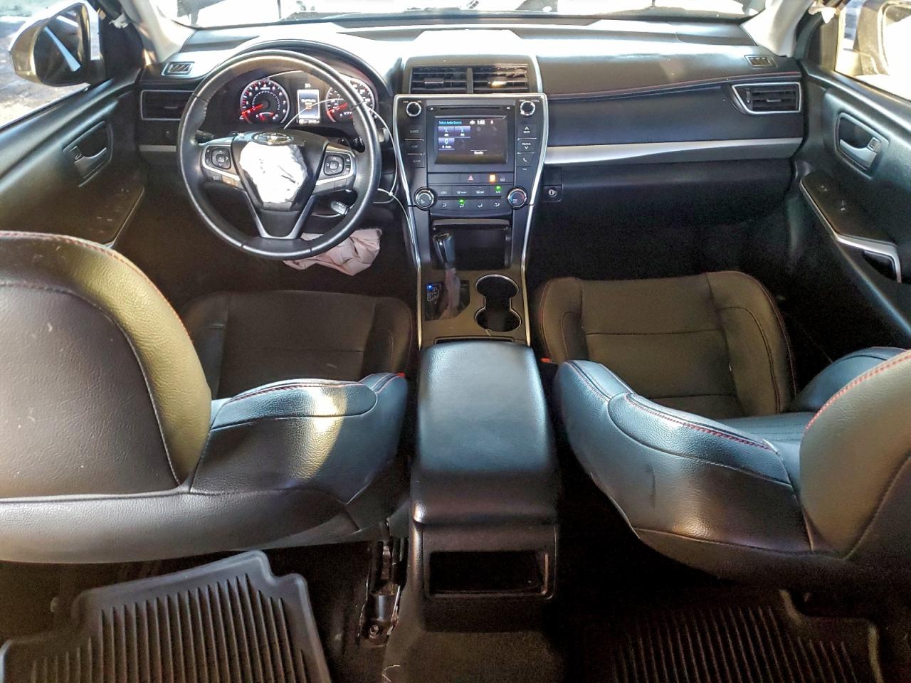 2015 TOYOTA CAMRY LE photo 8