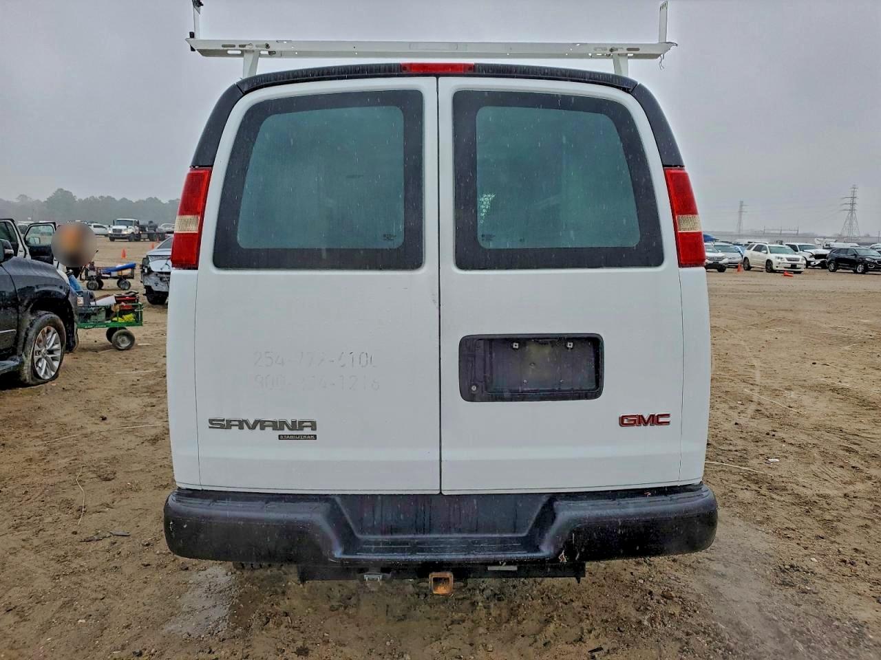 2013 GMC SAVANA G2500 photo 6