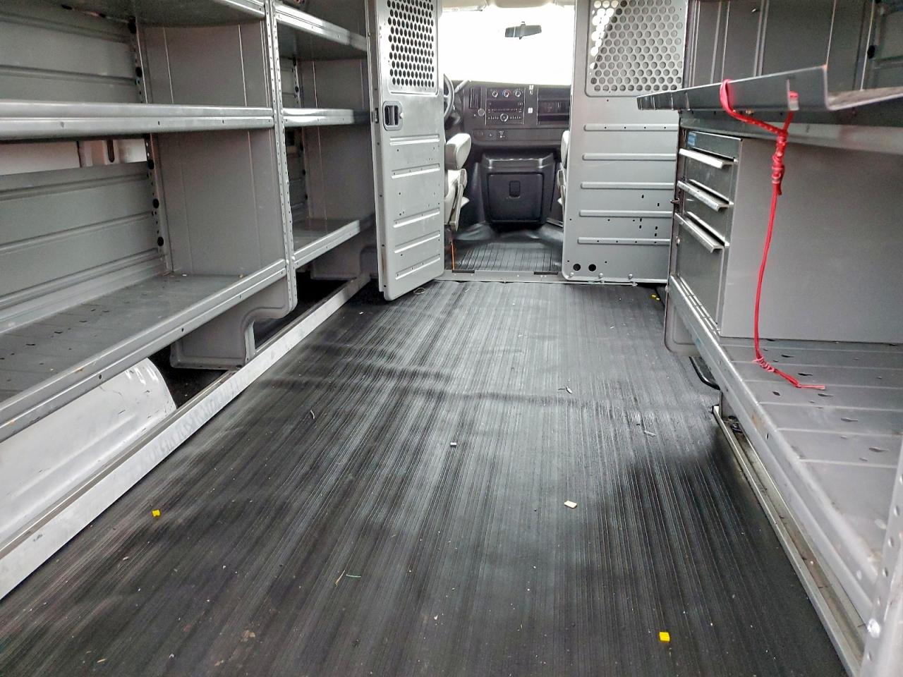 2013 GMC SAVANA G2500 photo 11