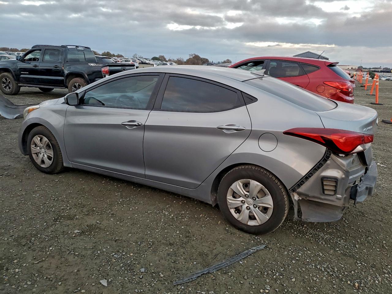 2016 HYUNDAI ELANTRA SE photo 2