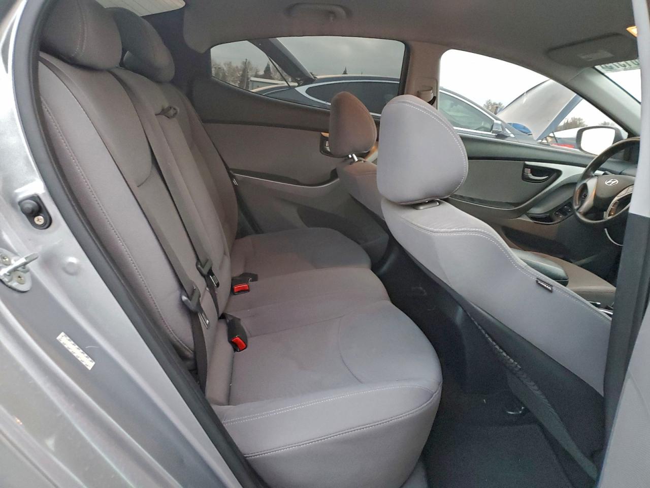 2016 HYUNDAI ELANTRA SE photo 10