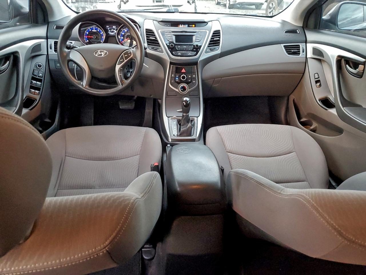 2016 HYUNDAI ELANTRA SE photo 8