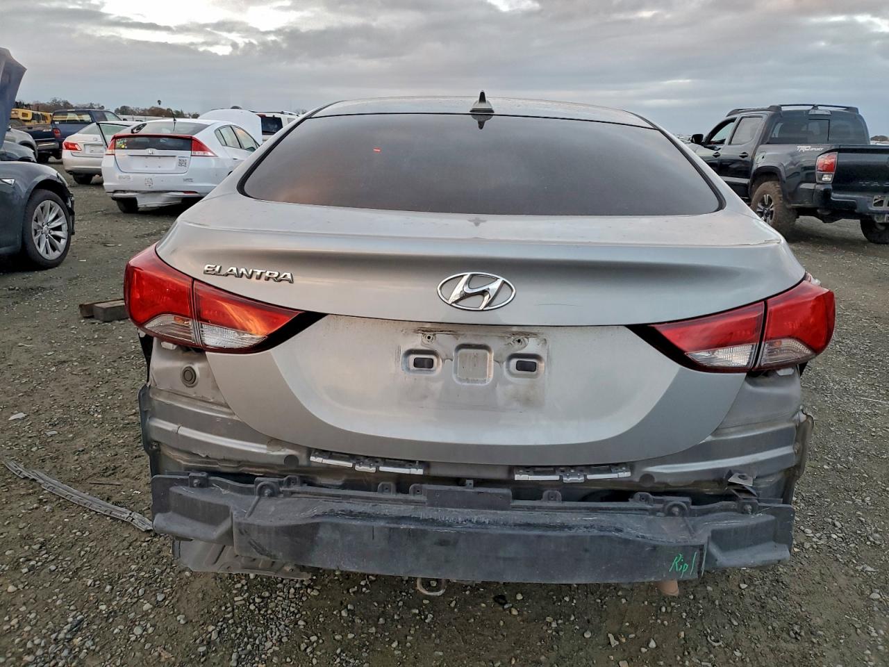 2016 HYUNDAI ELANTRA SE photo 6