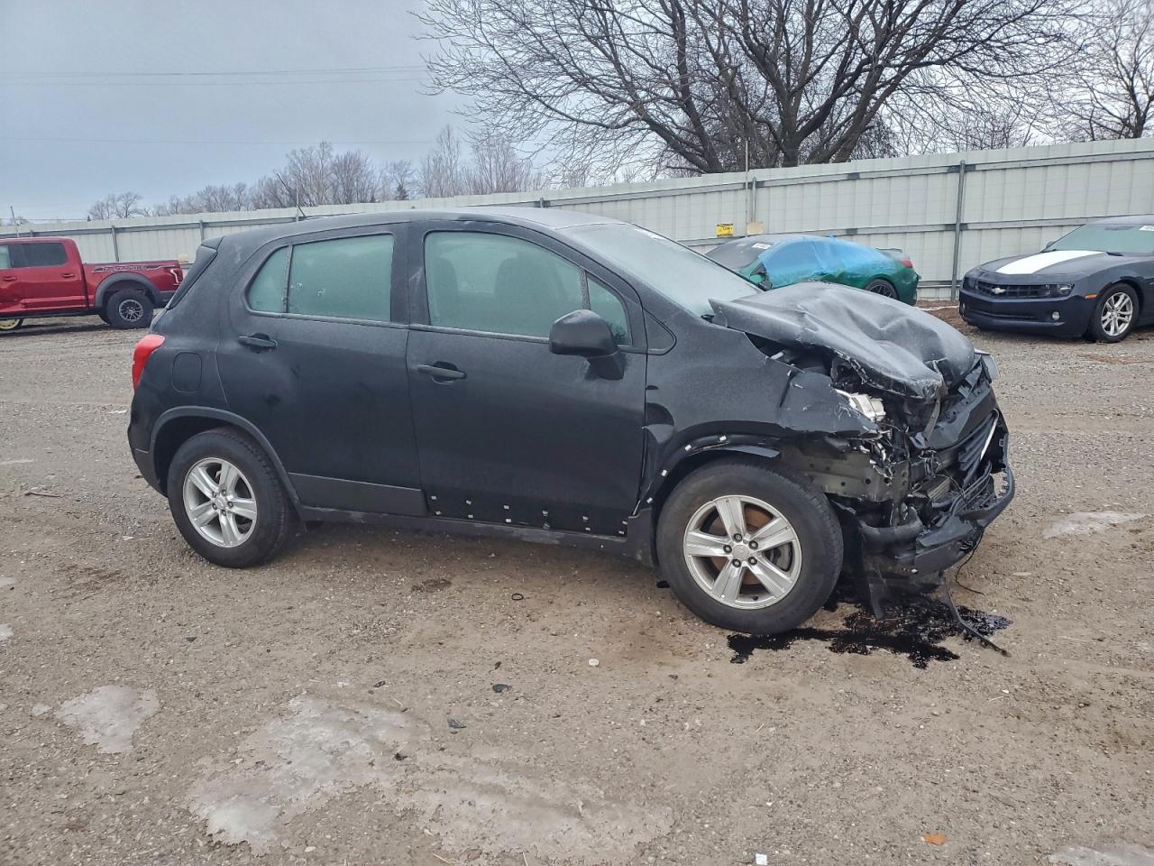 2019 CHEVROLET TRAX LS photo 4