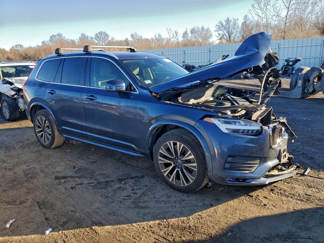 2021 VOLVO XC90 T5 MOMENTUM photo 4