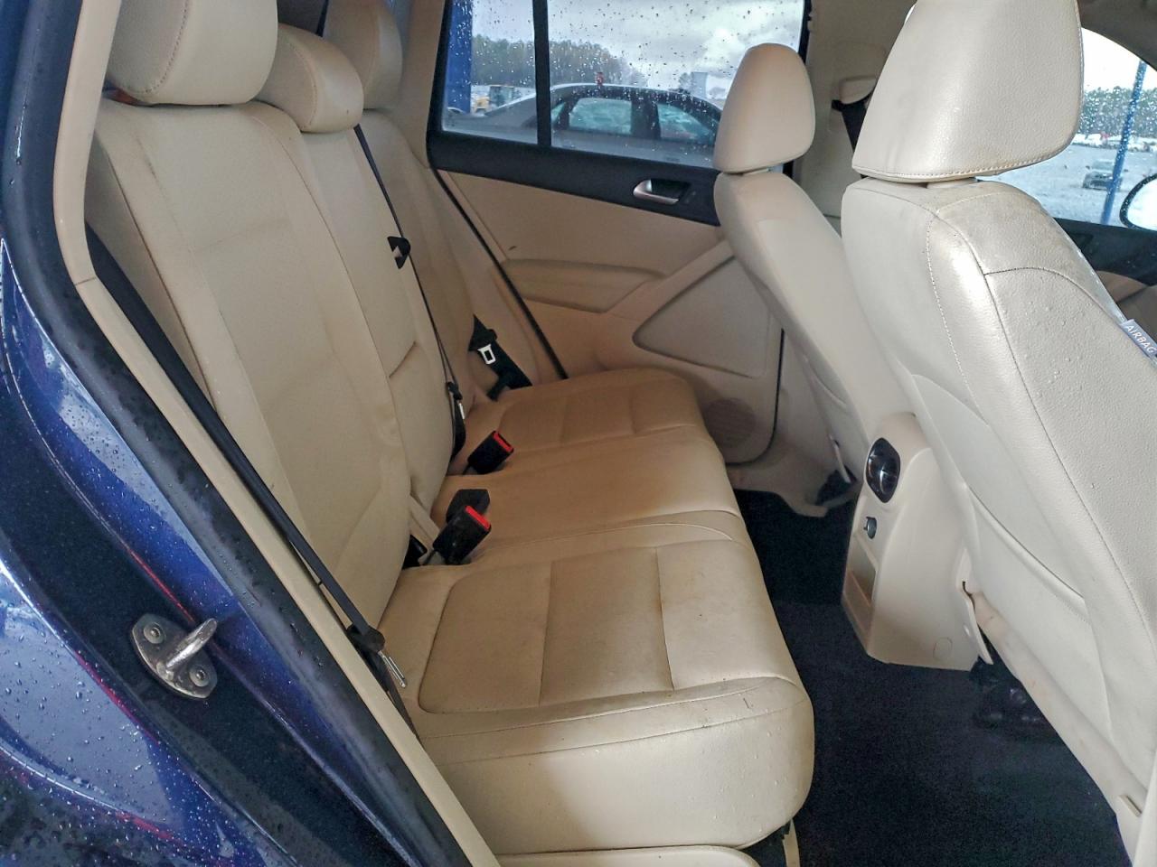 2016 VOLKSWAGEN TIGUAN S photo 11