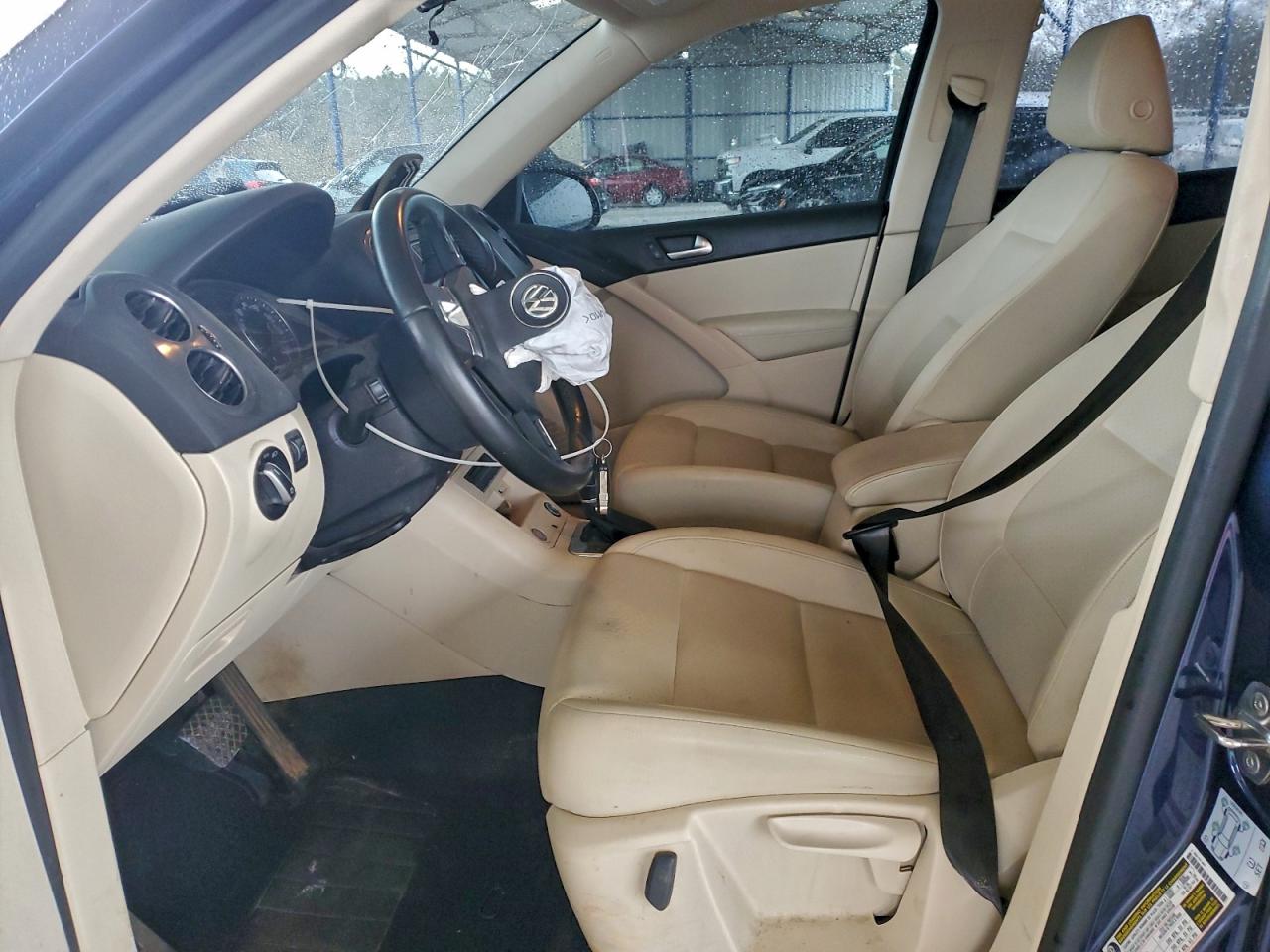 2016 VOLKSWAGEN TIGUAN S photo 7