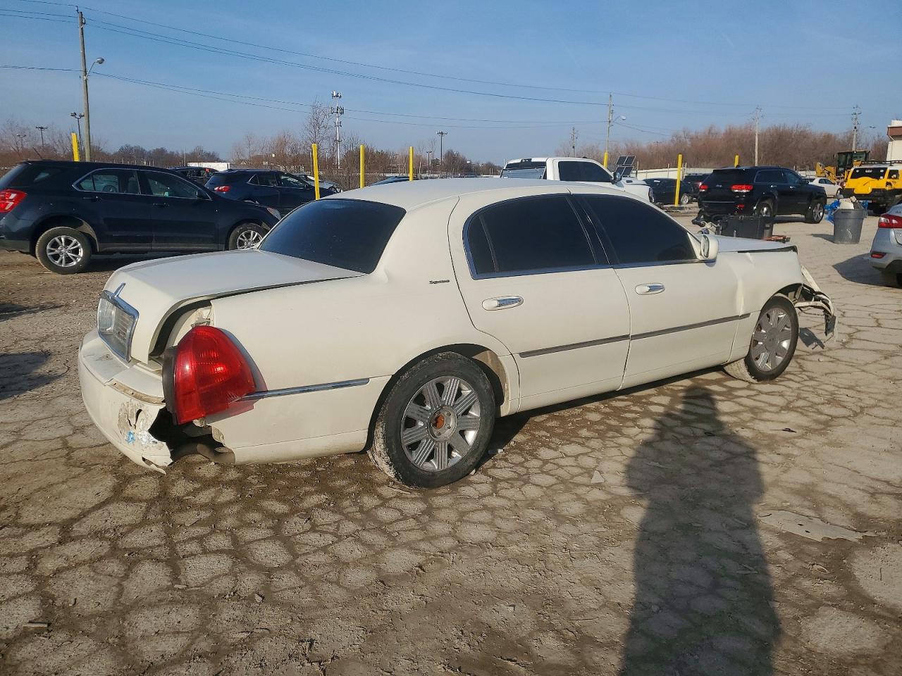 2006 LINCOLN TOWN CAR SIGNATURE photo 3