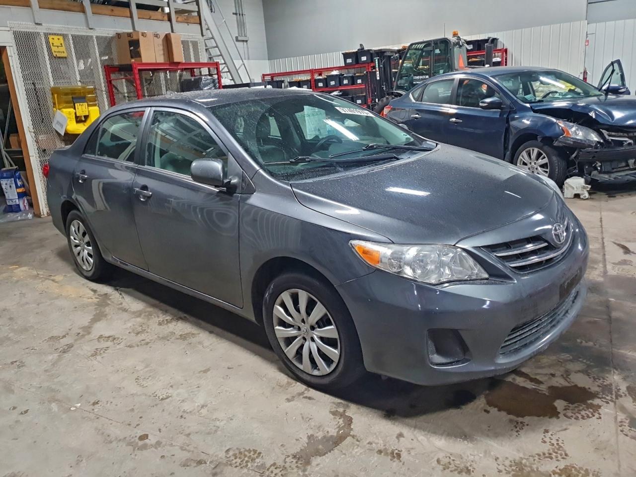 2013 TOYOTA COROLLA BASE photo 4