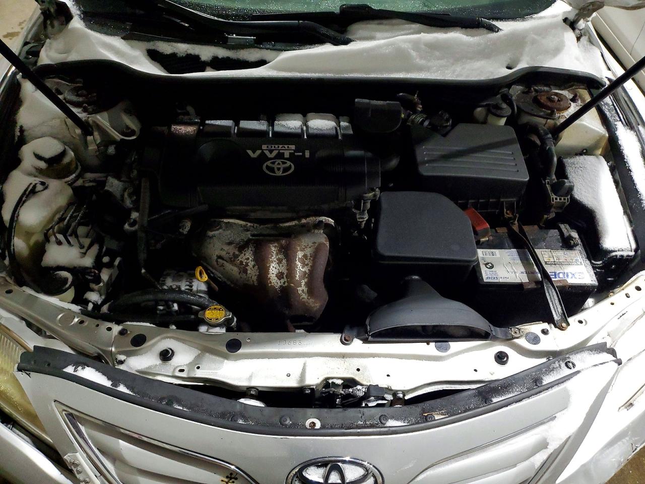 2010 TOYOTA CAMRY photo 11