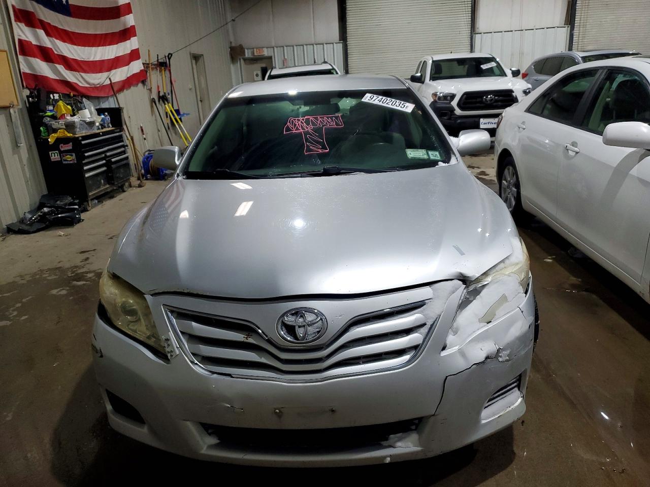 2010 TOYOTA CAMRY photo 5