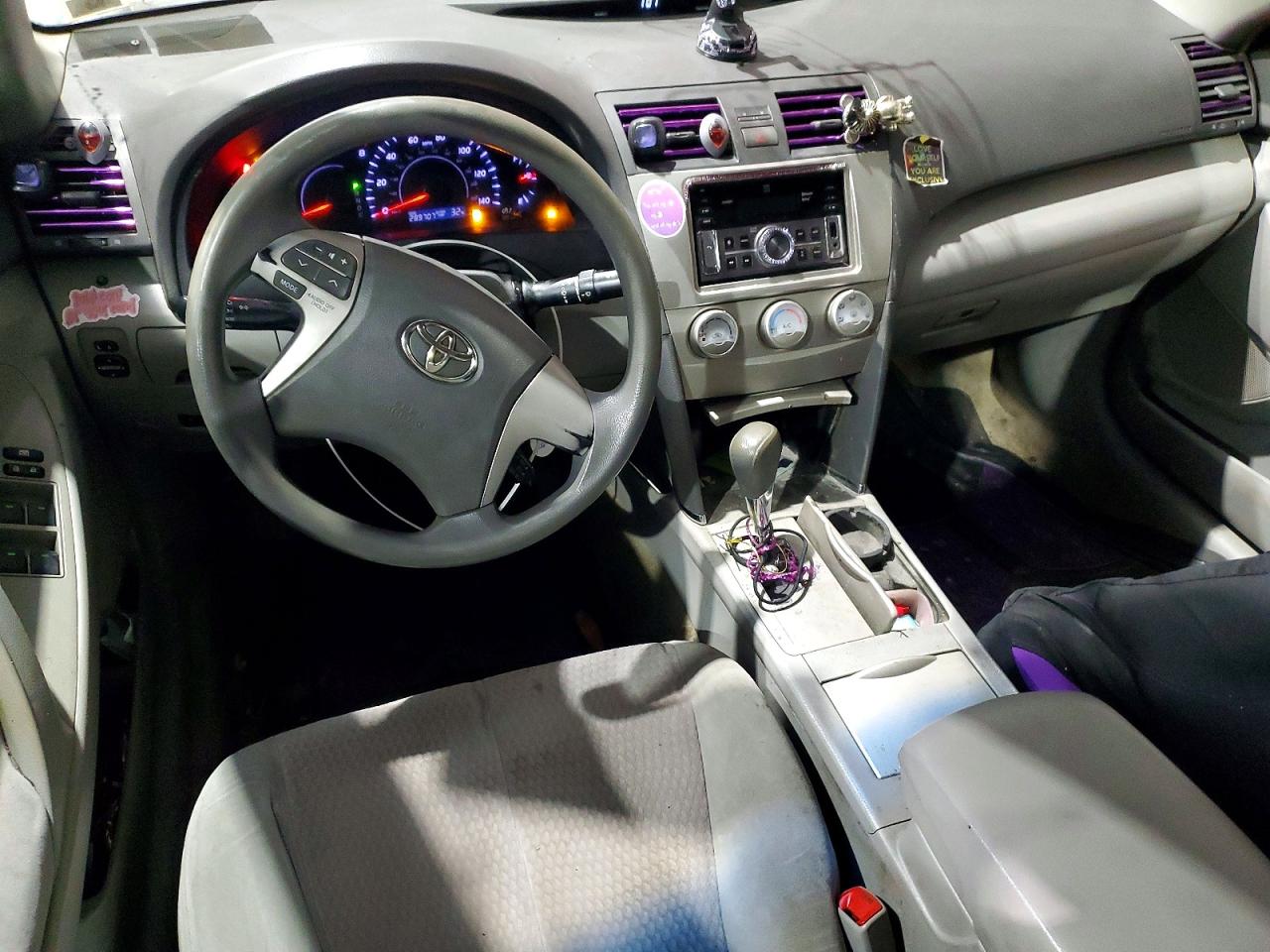 2010 TOYOTA CAMRY photo 8