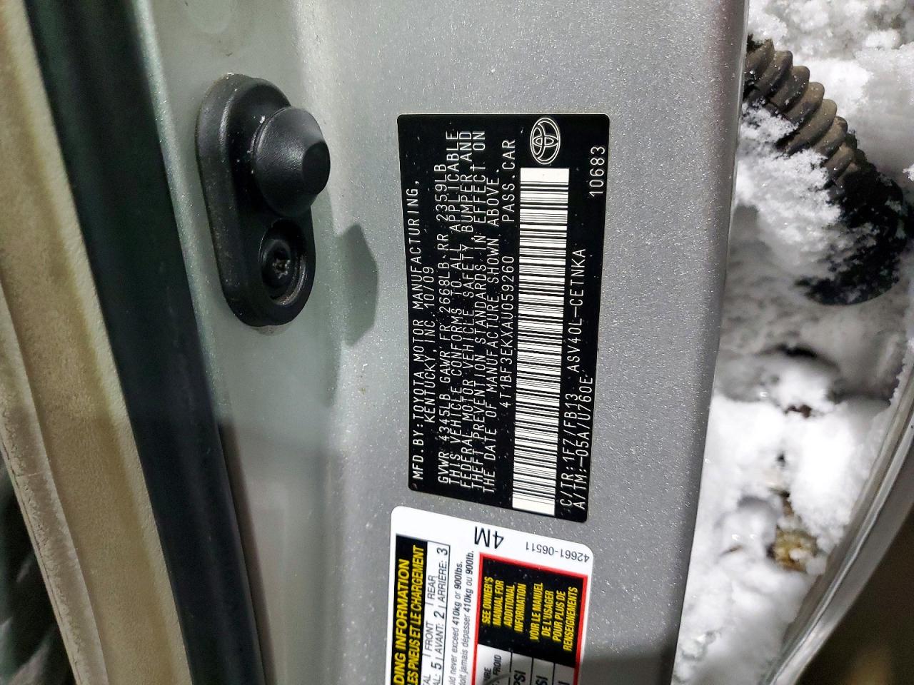 2010 TOYOTA CAMRY photo 12