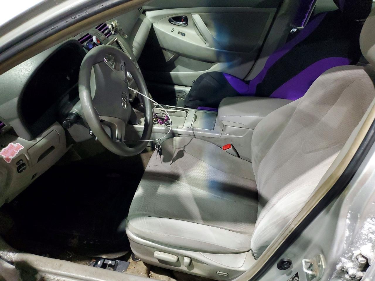 2010 TOYOTA CAMRY photo 7