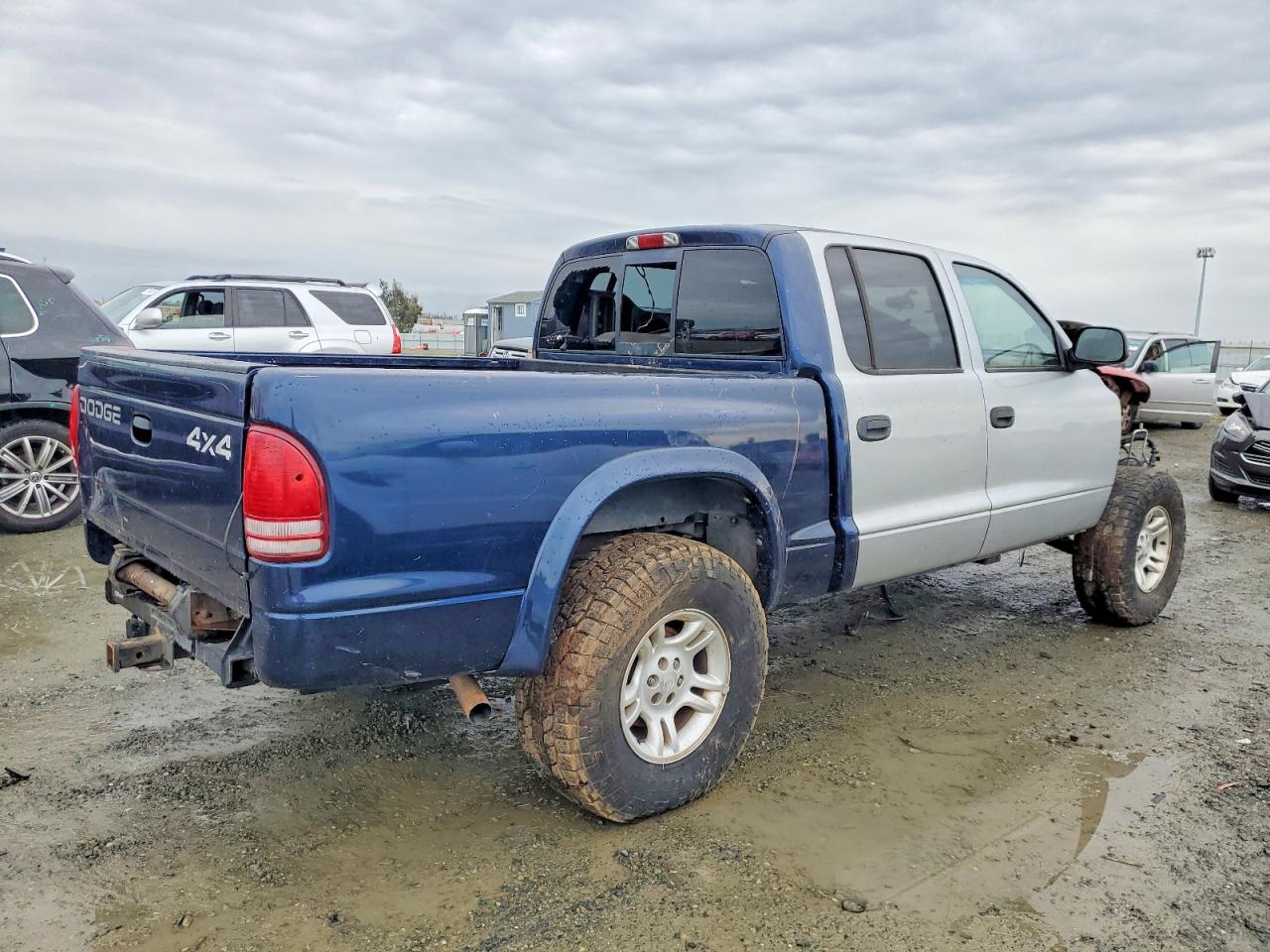 2002 DODGE DAKOTA QUAD SLT photo 3