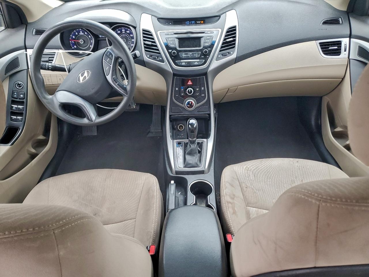2016 HYUNDAI ELANTRA SE photo 8