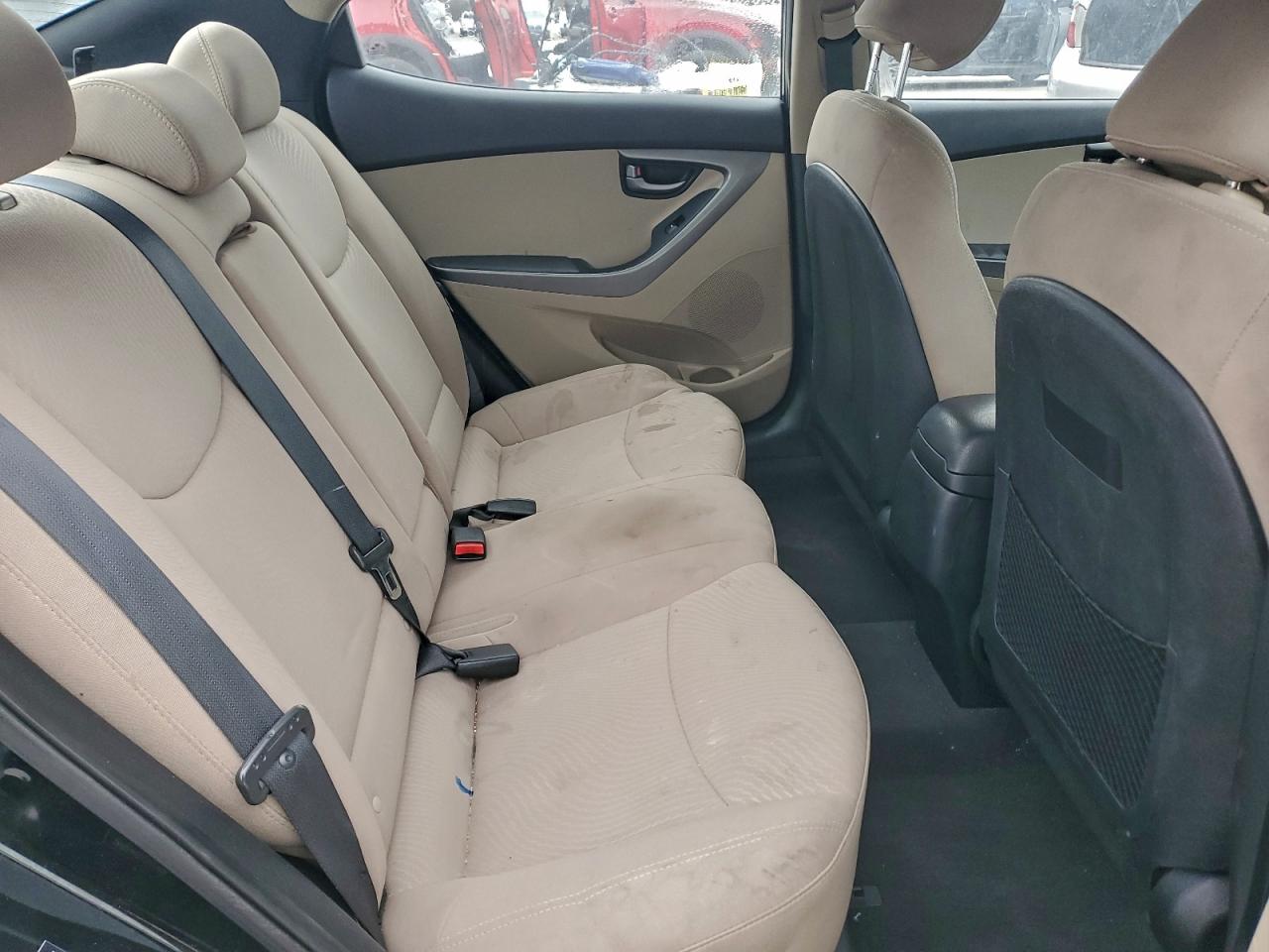 2016 HYUNDAI ELANTRA SE photo 10