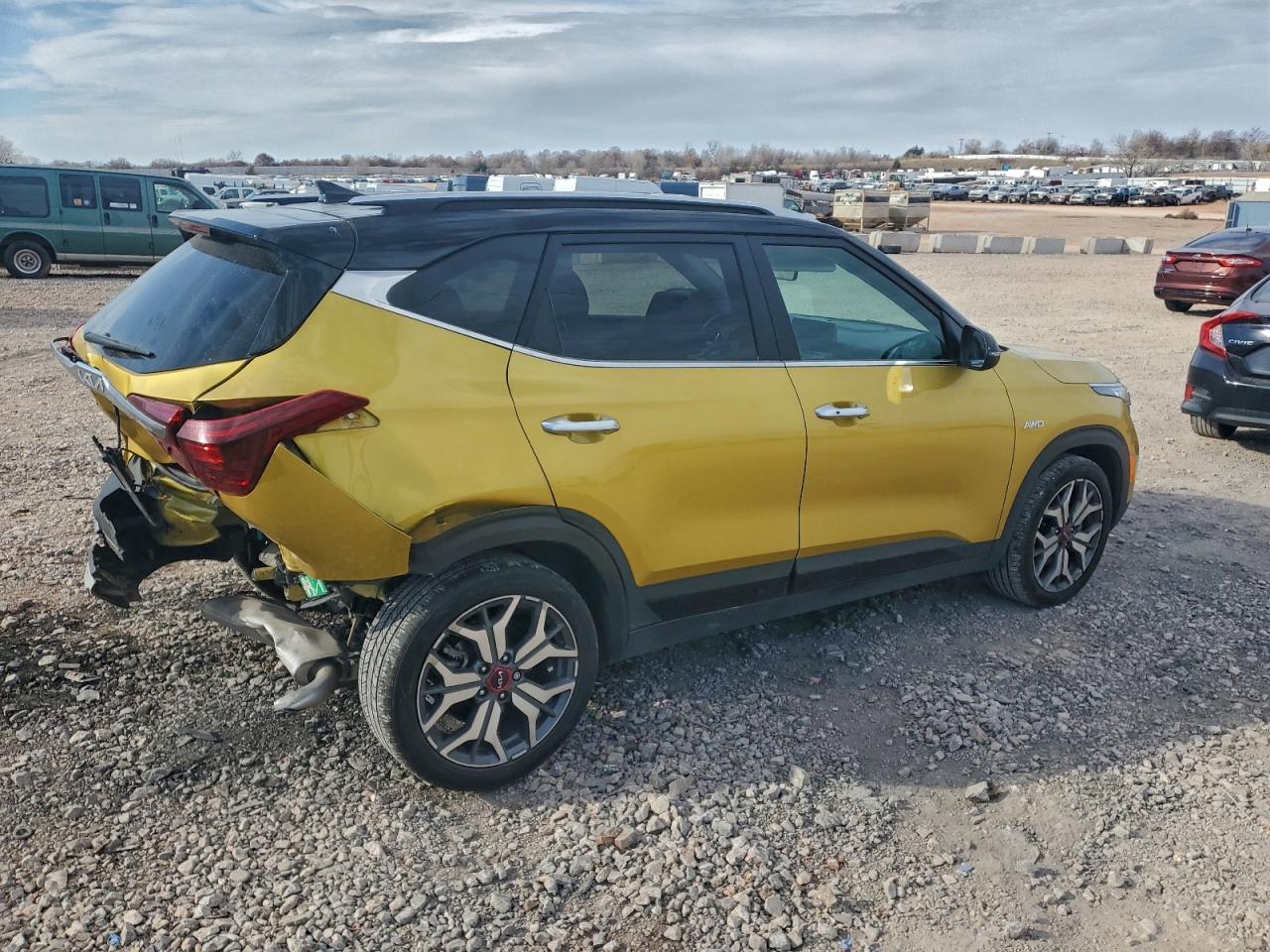 2023 KIA SELTOS SX photo 3