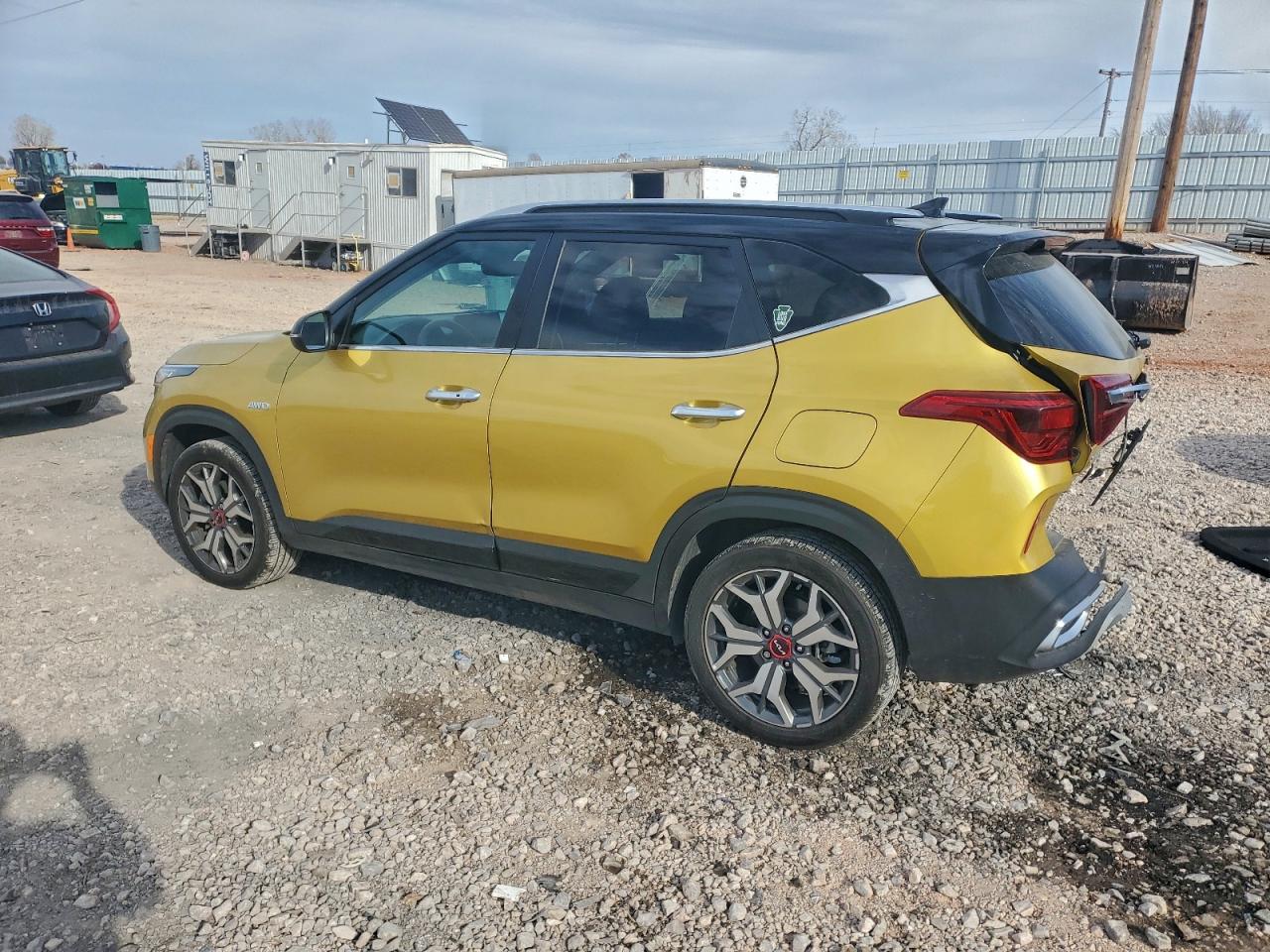 2023 KIA SELTOS SX photo 2
