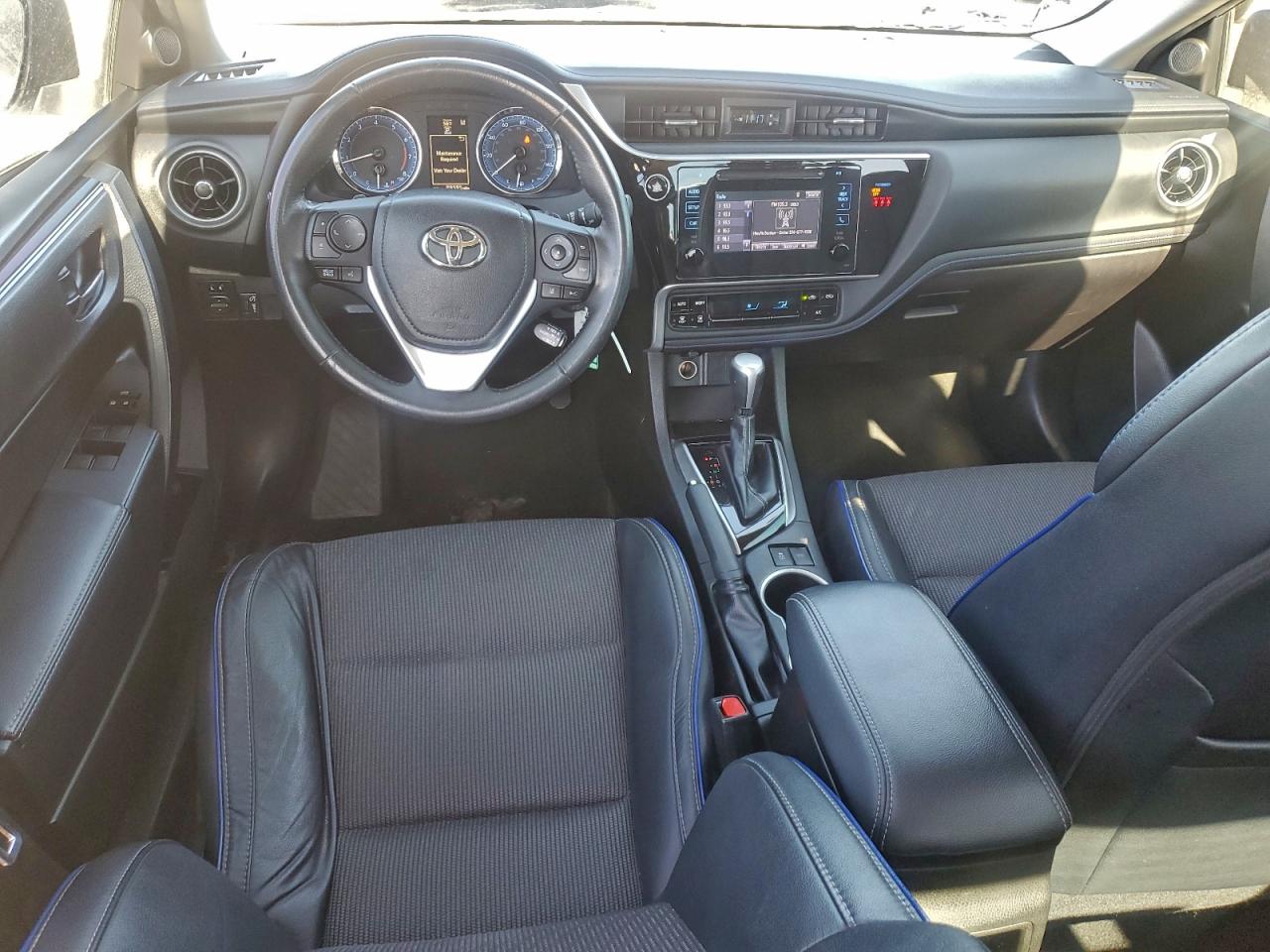 2018 TOYOTA COROLLA L photo 8
