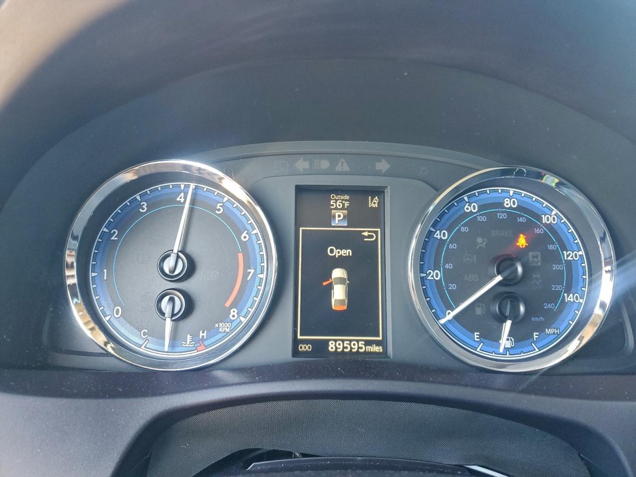 2018 TOYOTA COROLLA L photo 9