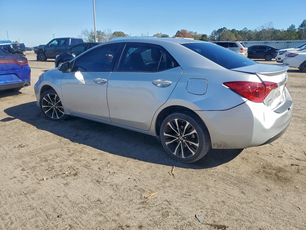 2018 TOYOTA COROLLA L photo 2