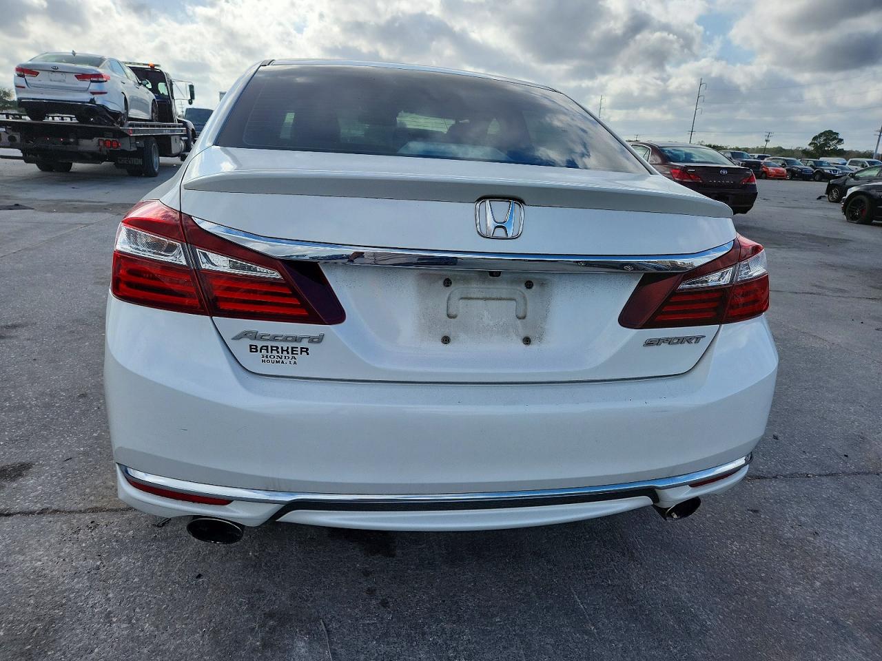 2016 HONDA ACCORD SPORT photo 16